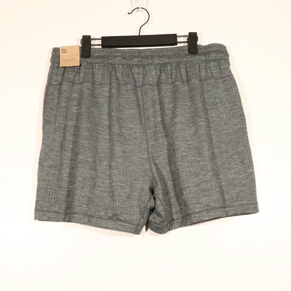 NWT Nike Men's Yoga Shorts in Gray Size Large